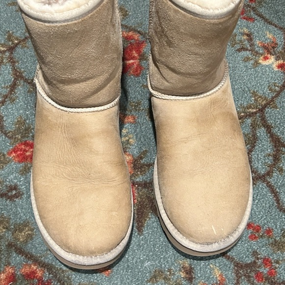 UGG sand color boots - Picture 5 of 6